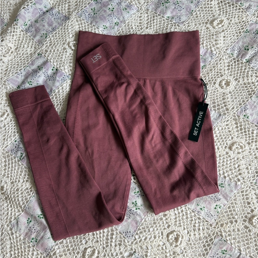 NWT Mauve Sculpt Leggings